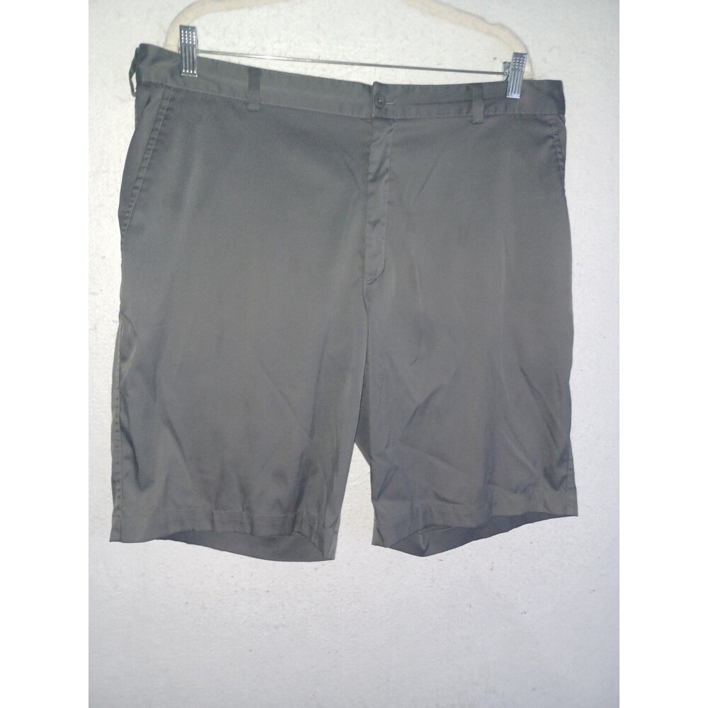 Nike Golf Men's Size 40 Gray Khaki Dri-Fit Golf Shorts